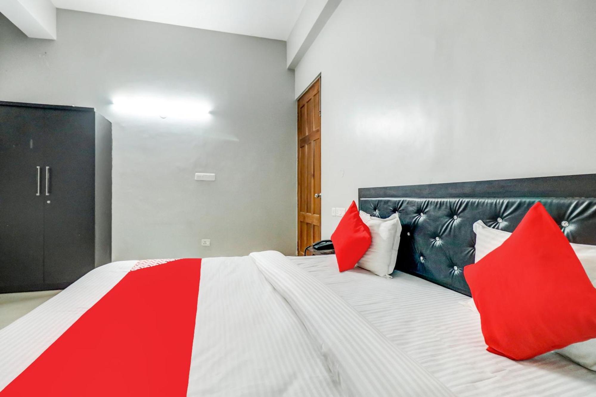 Hotel O Tokyo Chinhat Luaran gambar