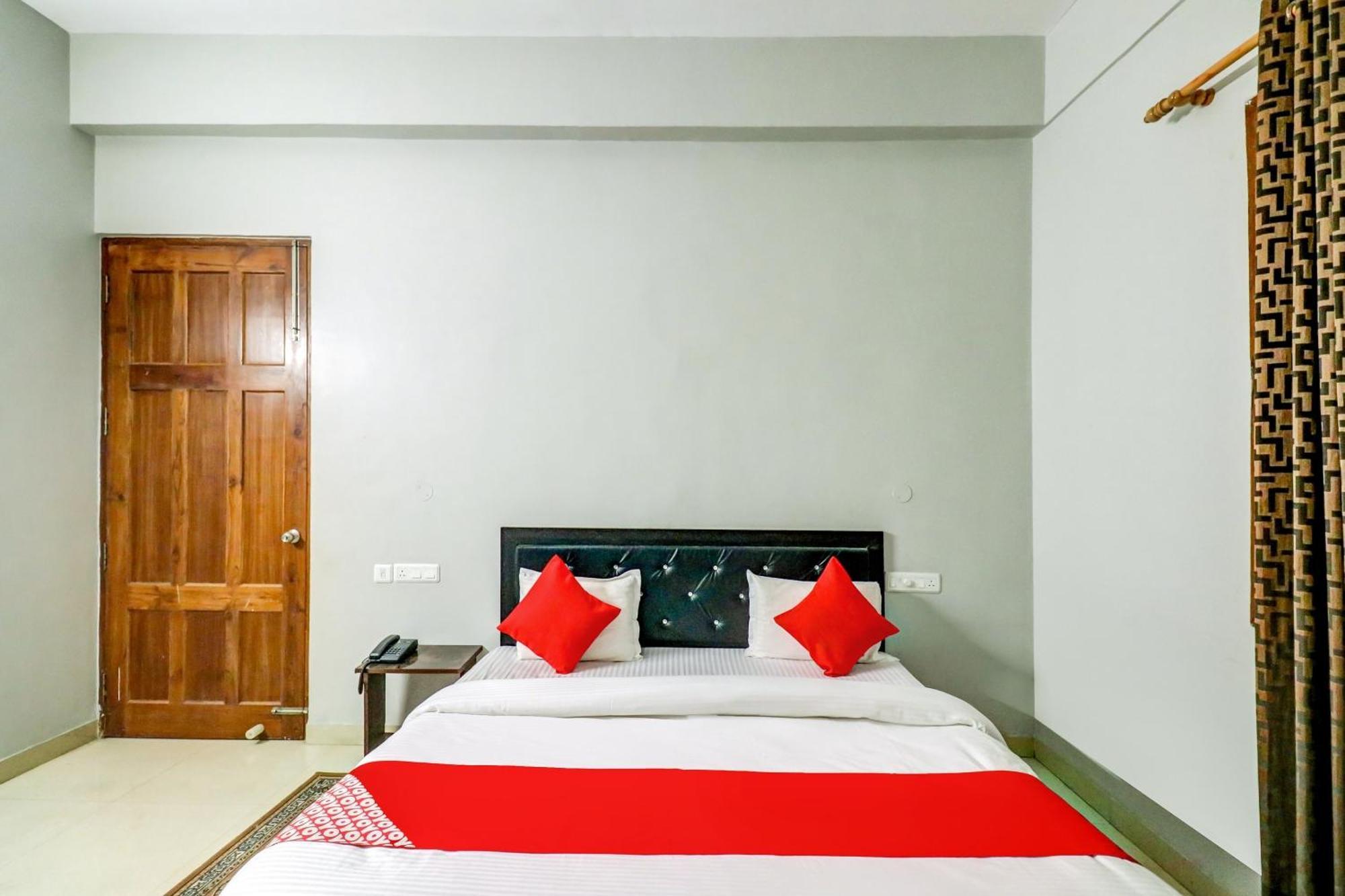 Hotel O Tokyo Chinhat Luaran gambar